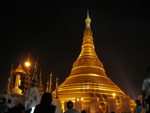 미얀마의 상징 쉐다곤 파고다