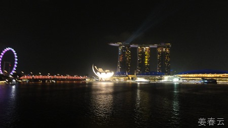 머라이언 파크에서 바라보는 마리나 베이 샌즈 호텔은 싱가폴 여행시 꼭 봐야 할 볼거리