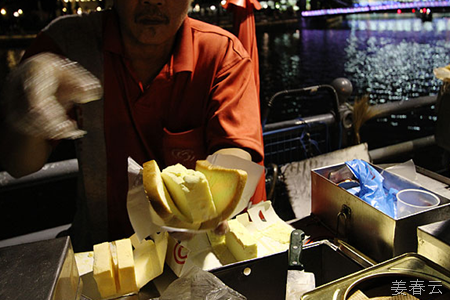 두리안 맛의 아이스크림 빵 &ndash; 싱가폴에 가면 꼭 맛보셔야 할 싱그러움