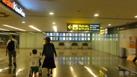 싱가폴 여행의 마지막 즐거움 - 창히 국제공항의 스카이트레인(Skytrain) - 터미널 3에서 다양한 쇼핑과 놀이를 만끽 해 보세요