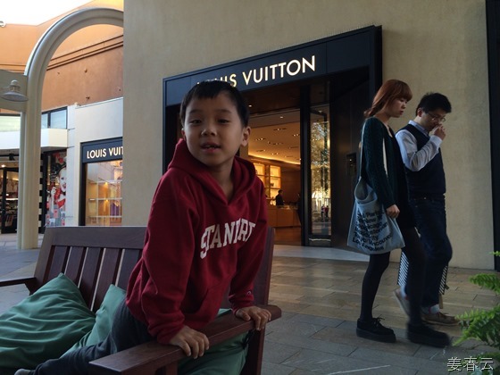 스텐포드 쇼핑센터(Stanford Shopping Center) - 스텐포드 대학 근처 쇼핑몰 - 한국,일본,중국 등 동양계 손님들이 많고 명품도 판매하는 훌륭한 몰