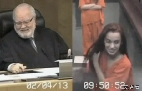 법정에서 화상 재판을 받다 판사에게 모욕적인 손짓을 한 10대 여성(페넬로페 소토) - 벌금 2배에 30일동안 카운티 교도소에 수감으로 응징
