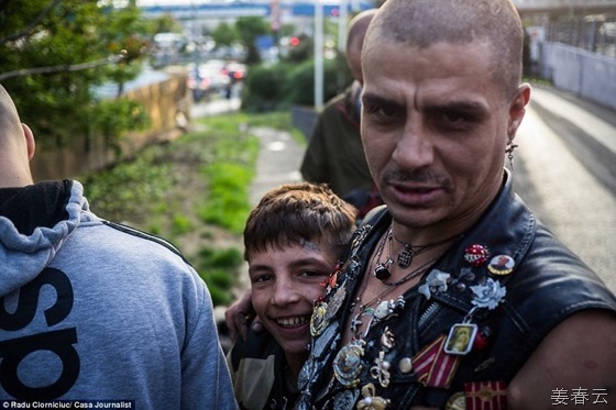루마니아에는 땅굴속에 사는 사람들이 있다 - 거참 기묘한 사람들일세&hellip;