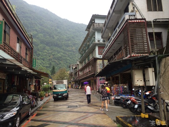 흥미 진진한 워라이 로그 카트(Wulai Log Cart) - 타이페이에서 한시간 거리 온천 - 워라이(Wulai) 탐방 – 대만 여행 한번 가볼까나?