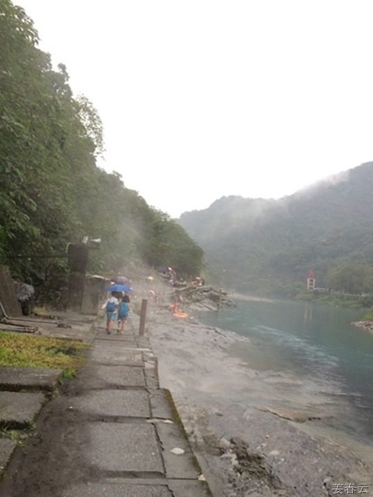 공짜로 즐기는 노천 온천 - 타이페이에서 한시간 거리 온천 - 워라이(Wulai) 탐방 – 대만 여행 한번 가볼까나?