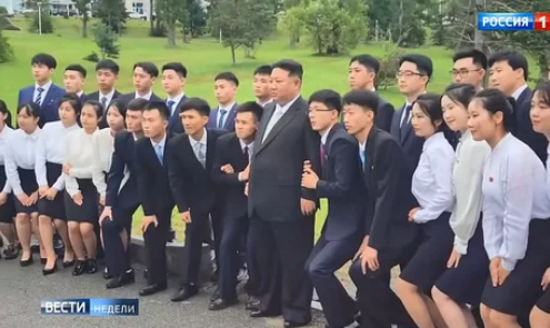 북한에서 최고 존엄과의 사진촬영시 예의