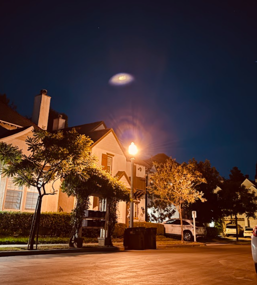 집앞에서 찍은 UFO 사진