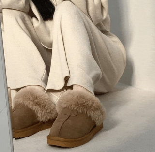 UGG - 왜 사람들은 겨울이 오면 어그 슬리퍼에 열광하는가?