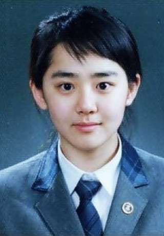 문근영이 나이가 들수록 인기가 점점 하락하는 현상을 보이는데 왜 그런거죠?