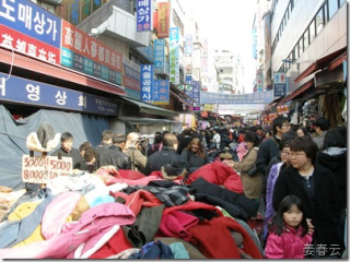 요즘 불경기라는데 남대문은 사람들이 바글바글