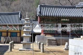 북한산 온천 옆 흥국사 - 등산객들이 온천과 더불어 자주 찾는 코스