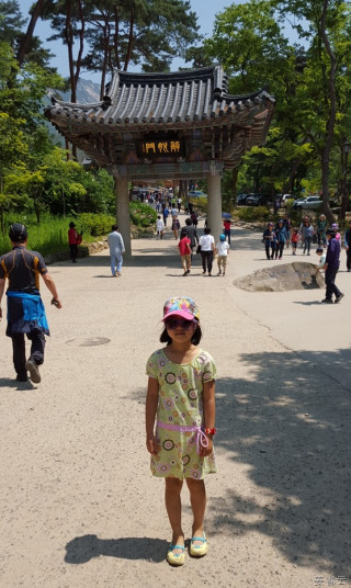 부처님 오신날 진관사 탐방 - 진관사는 세종대왕이 한글 만드실 때 반대파들을 피해 학자들이 몰래 숨어서 한글 연구하던 곳