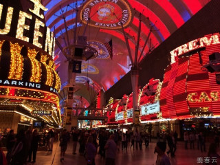 프레몬트 스트리트 익스피어리언스(Fremont Street Experience) - 라스베가스에서 현란한 LED 쇼를 체험 할 수 있는 그 곳