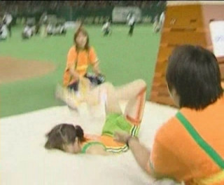 철퍼덕 !!