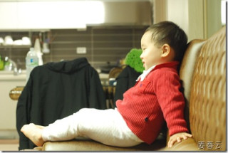 쇼파 - 다소 위험할 수 있지만 아이가 좋아하는 최고의 놀이터