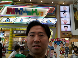 후지TV 1층 매점에서 군것질을 했습니다 - 요쿠르트와 간단한 드링크를 구입했습니다