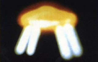 한밤중에 UFO와 마주친 영국 경찰 헬리콥터