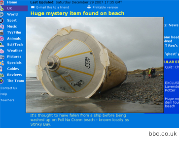 해변에서 발견된 27m 초대형 금속통 대소동