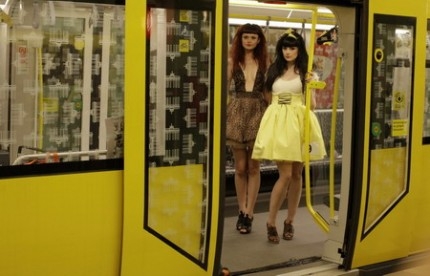 베를린 지하철 패션쇼