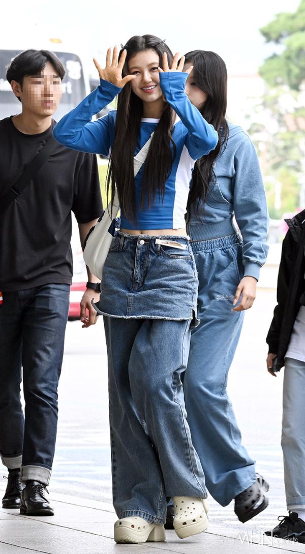 뉴진스 리드보컬 다니엘의 공항패션 탐구