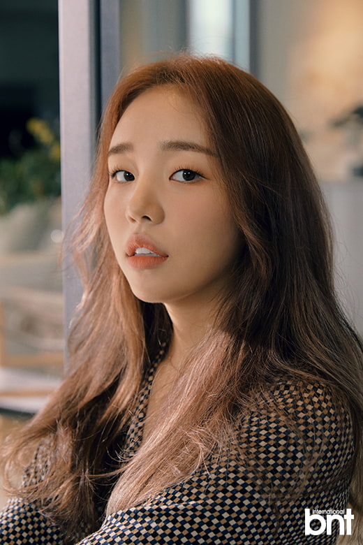 사이버틱한 에코 감성이 느껴지는 목소리의 주인공 가수 백아연