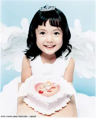 3살때 베스킨라빈스 31 CF로 데뷔하여 글리치에서 파격 연기 변신으로 존재감 보여줬던 정다빈