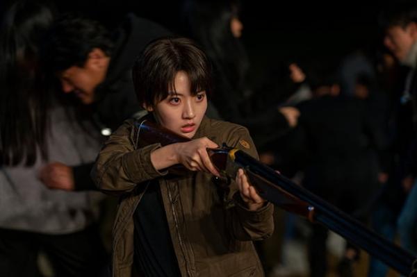 3살때 베스킨라빈스 31 CF로 데뷔하여 글리치에서 파격 연기 변신으로 존재감 보여줬던 정다빈